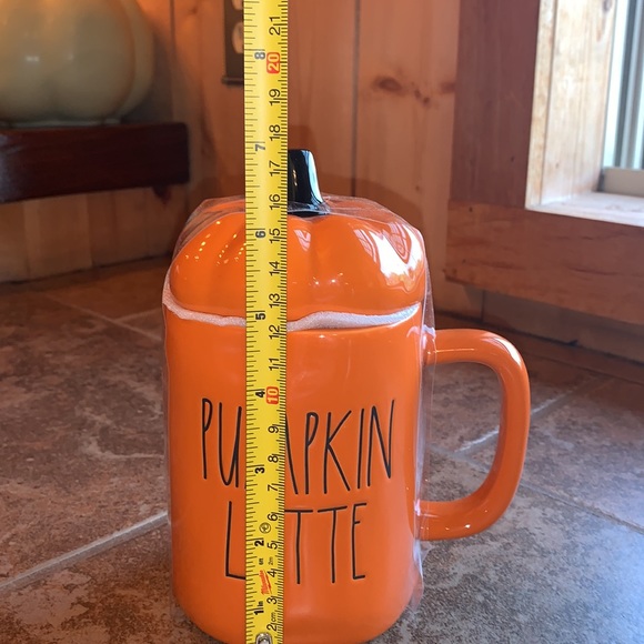 Rae Dunn “Pumpkin Latte” Mug with lid - Picture 4 of 4